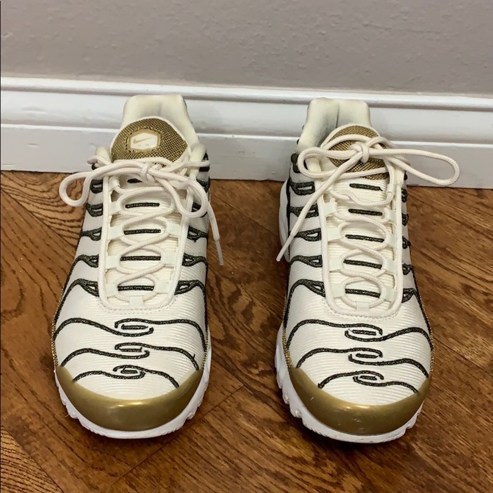 Nike shoes
